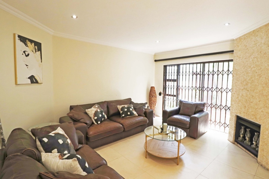 To Let 4 Bedroom Property for Rent in Bryanston Gauteng