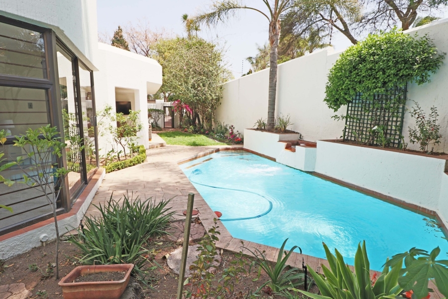 To Let 4 Bedroom Property for Rent in Bryanston Gauteng