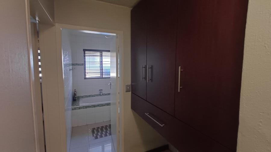 To Let 3 Bedroom Property for Rent in Sunninghill Gauteng