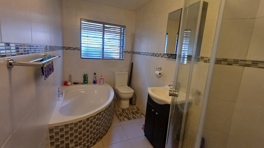 To Let 3 Bedroom Property for Rent in Sunninghill Gauteng