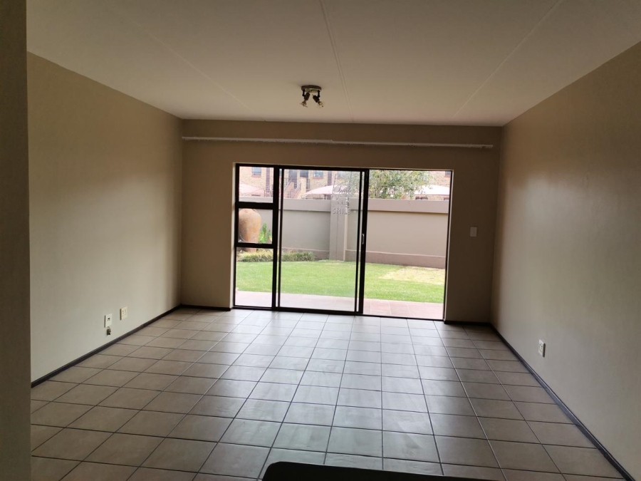 3 Bedroom Property for Sale in Sonneveld Gauteng