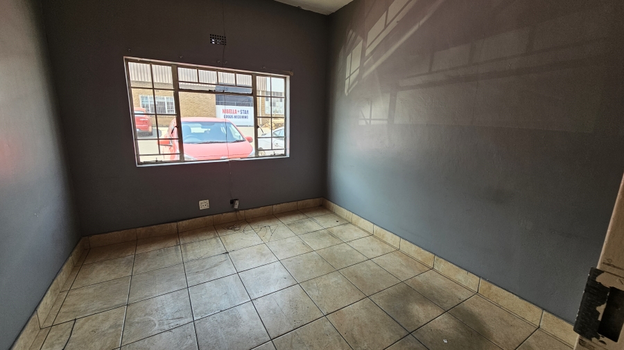 To Let commercial Property for Rent in Anderbolt Gauteng