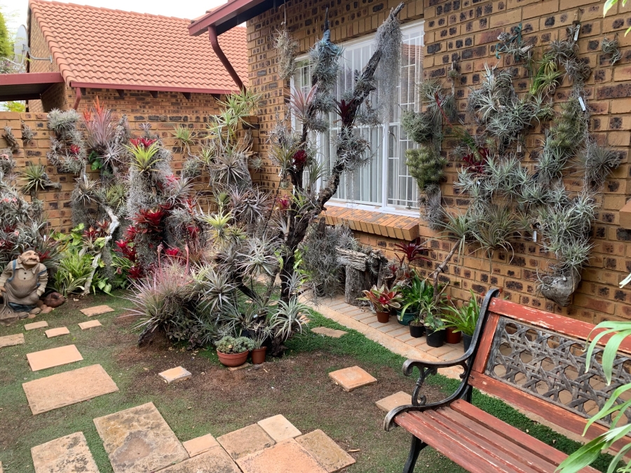 3 Bedroom Property for Sale in Faerie Glen Gauteng