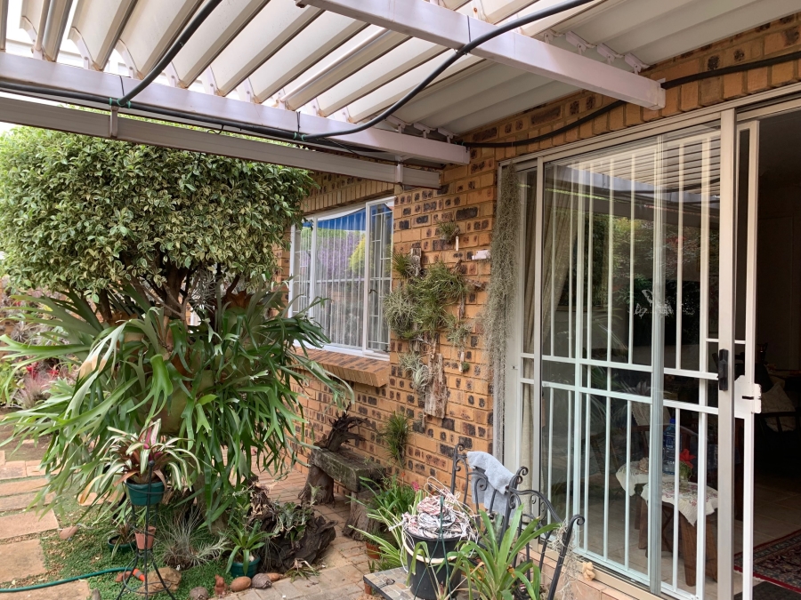 3 Bedroom Property for Sale in Faerie Glen Gauteng