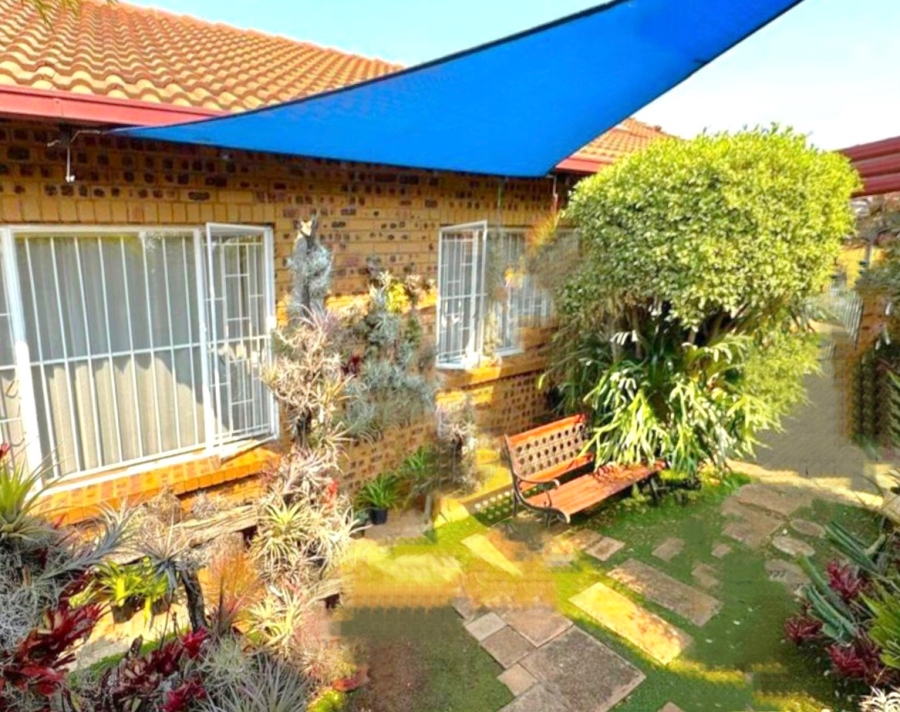 3 Bedroom Property for Sale in Faerie Glen Gauteng