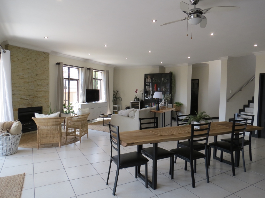 4 Bedroom Property for Sale in Greenstone Hill Gauteng