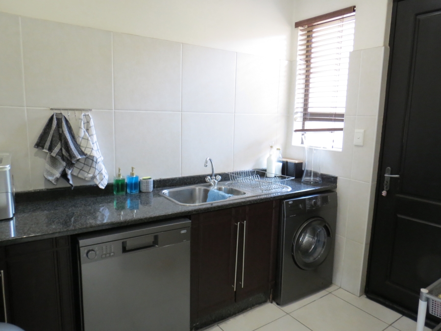 4 Bedroom Property for Sale in Greenstone Hill Gauteng