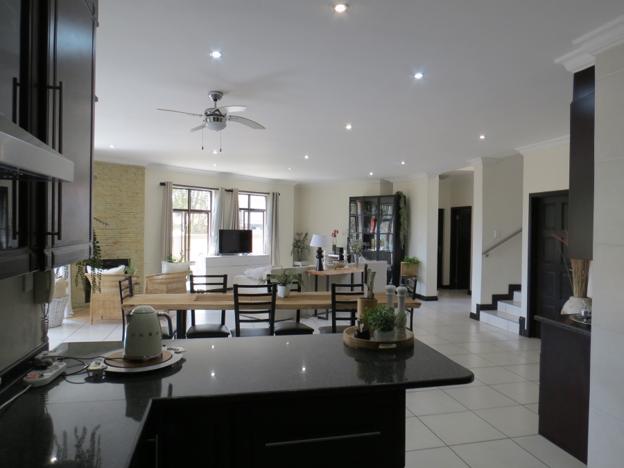 4 Bedroom Property for Sale in Greenstone Hill Gauteng