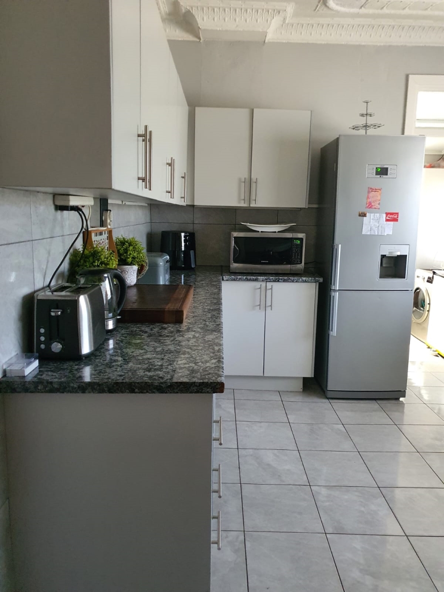 To Let 3 Bedroom Property for Rent in Rothdene Gauteng