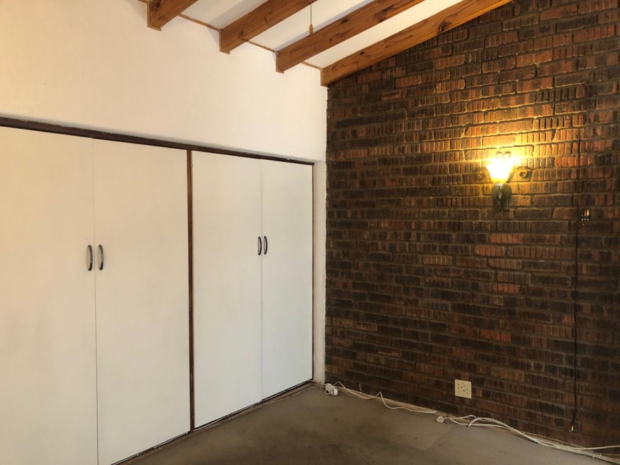 2 Bedroom Property for Sale in Linmeyer Gauteng