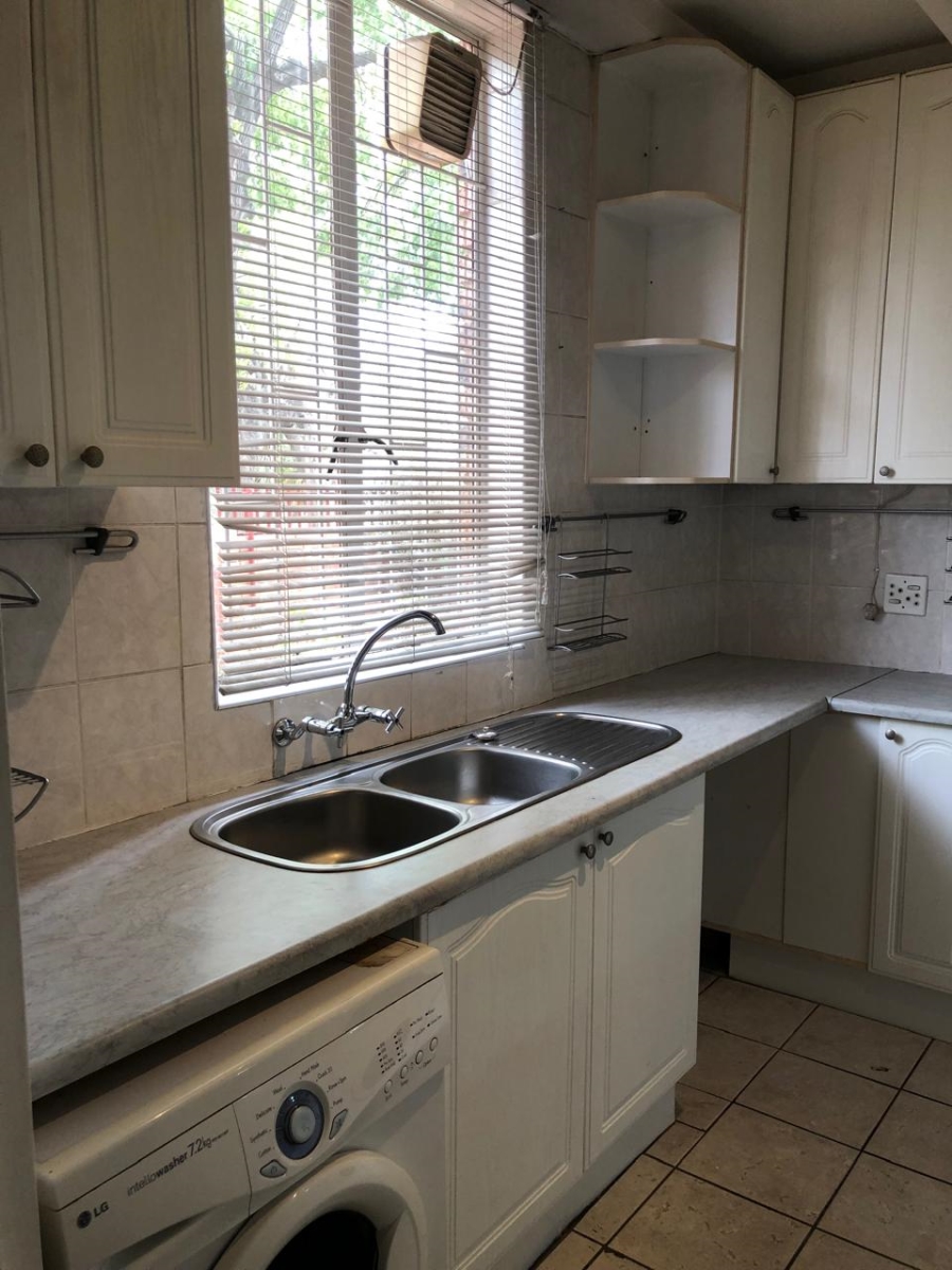 2 Bedroom Property for Sale in Linmeyer Gauteng