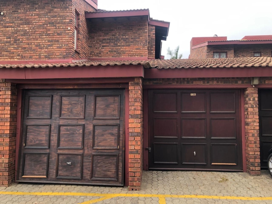 2 Bedroom Property for Sale in Linmeyer Gauteng