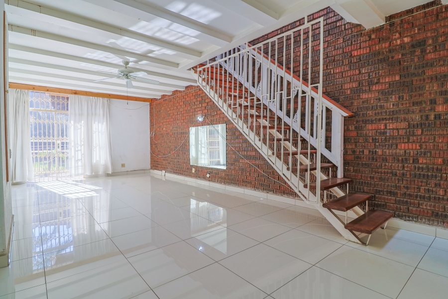 2 Bedroom Property for Sale in Linmeyer Gauteng