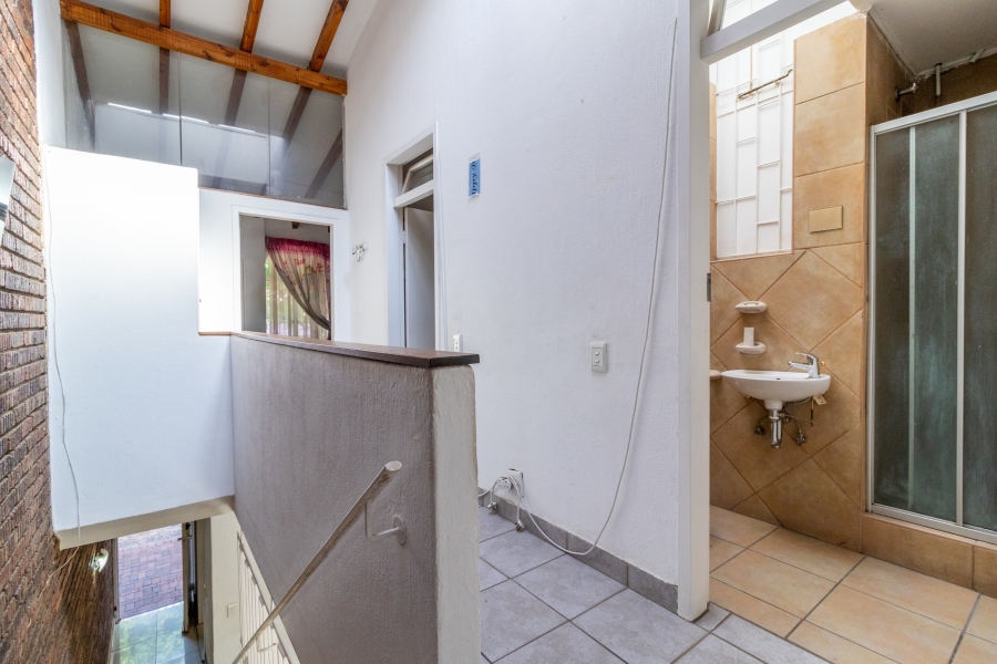 2 Bedroom Property for Sale in Linmeyer Gauteng