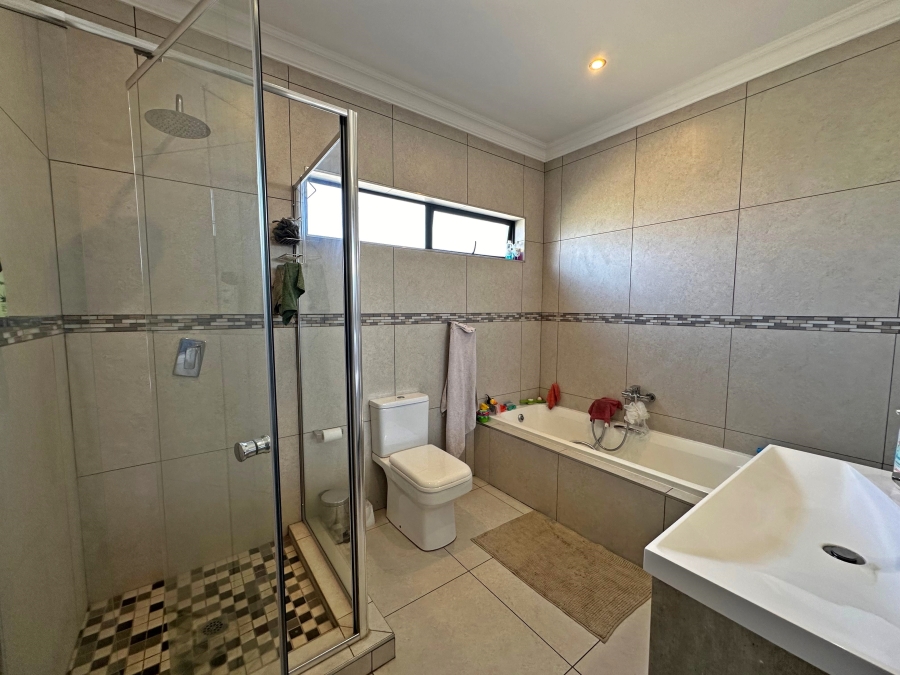 4 Bedroom Property for Sale in Midstream Meadows Gauteng