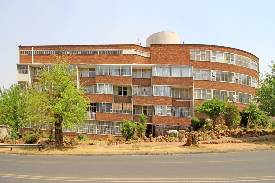 2 Bedroom Property for Sale in Cyrildene Gauteng