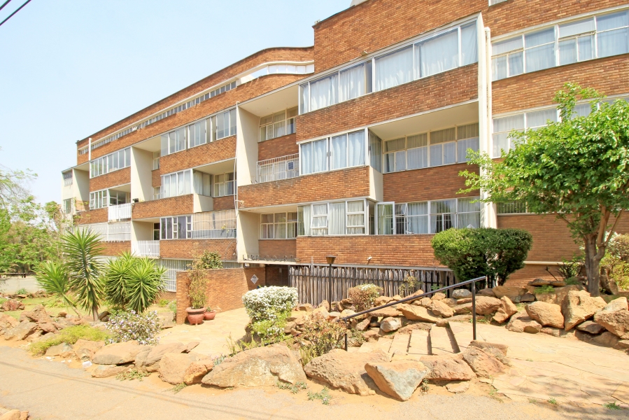 2 Bedroom Property for Sale in Cyrildene Gauteng