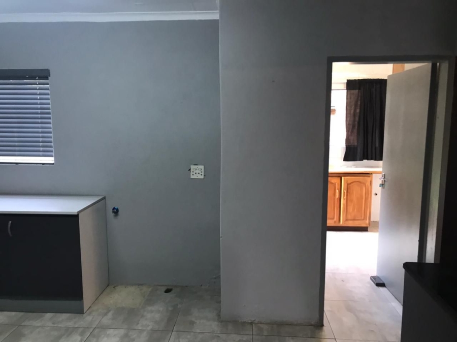 4 Bedroom Property for Sale in Sonneveld Gauteng