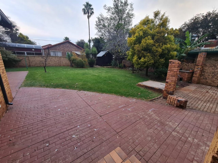 4 Bedroom Property for Sale in Sonneveld Gauteng