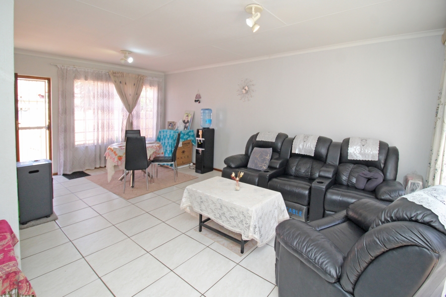 2 Bedroom Property for Sale in Weltevreden Park Gauteng