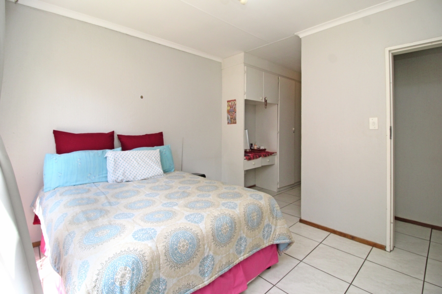 2 Bedroom Property for Sale in Weltevreden Park Gauteng