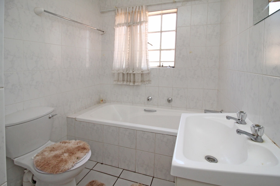 2 Bedroom Property for Sale in Weltevreden Park Gauteng