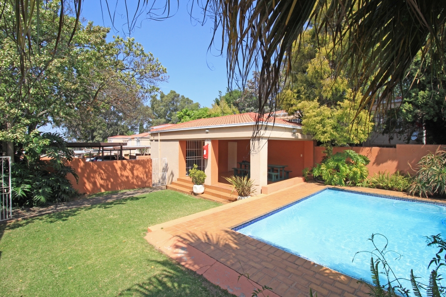 2 Bedroom Property for Sale in Weltevreden Park Gauteng