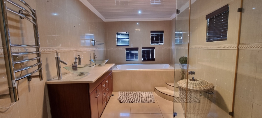 4 Bedroom Property for Sale in Sunward Park Gauteng