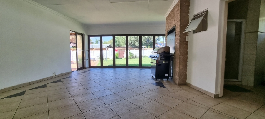 4 Bedroom Property for Sale in Sunward Park Gauteng