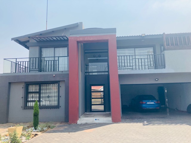 5 Bedroom Property for Sale in Sunair Park Gauteng