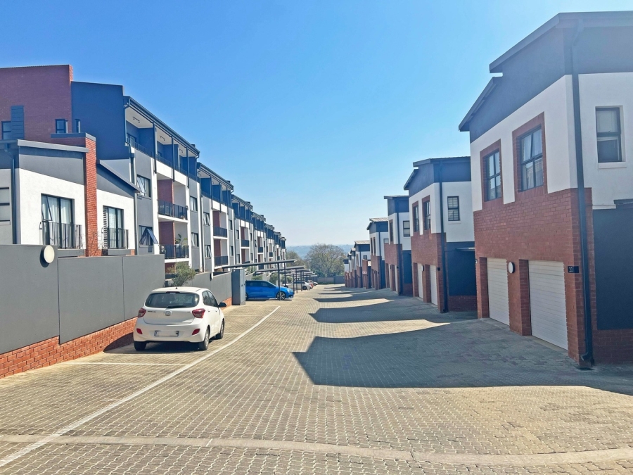 To Let 2 Bedroom Property for Rent in Bryanston Gauteng