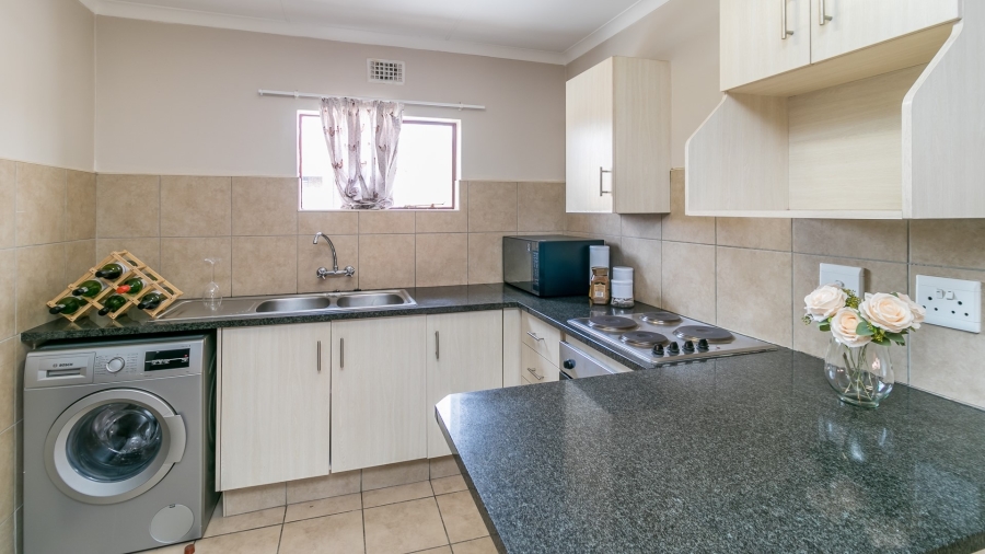 2 Bedroom Property for Sale in Erand Gardens Gauteng