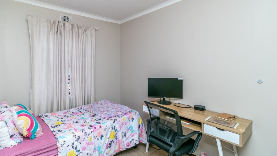 2 Bedroom Property for Sale in Erand Gardens Gauteng