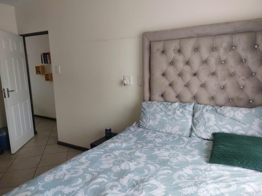 2 Bedroom Property for Sale in The Reeds Gauteng