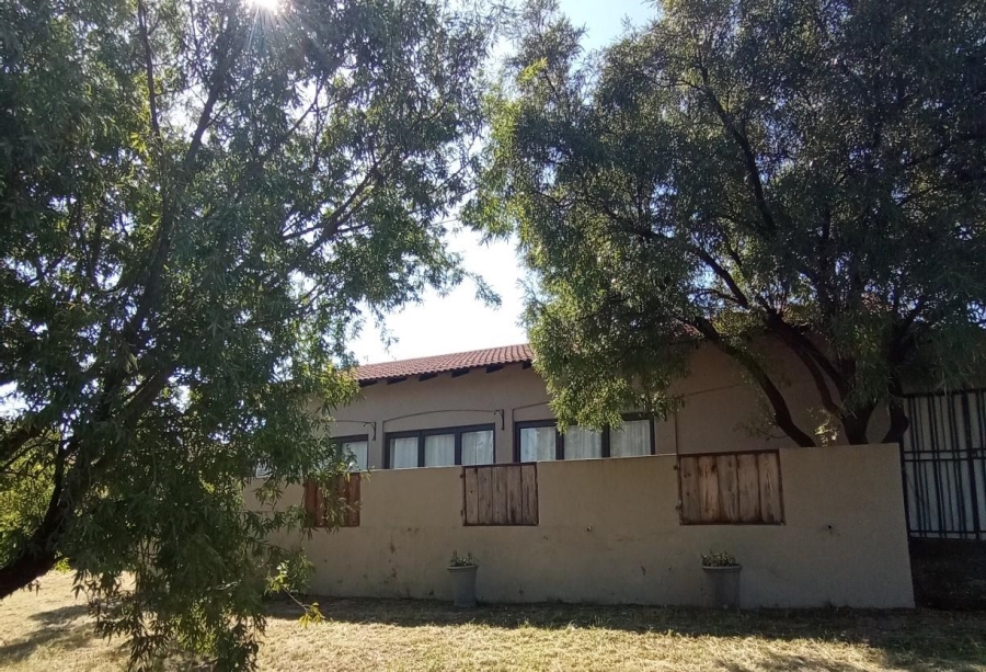 4 Bedroom Property for Sale in Doornrandje Gauteng