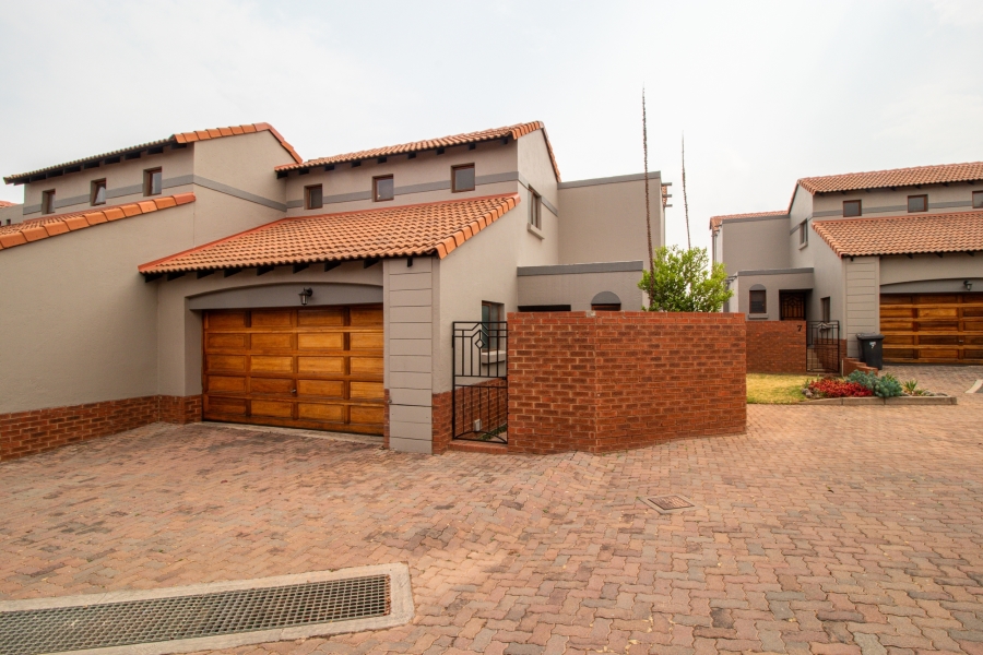 3 Bedroom Property for Sale in Rietvlei Ridge Country Estate Gauteng