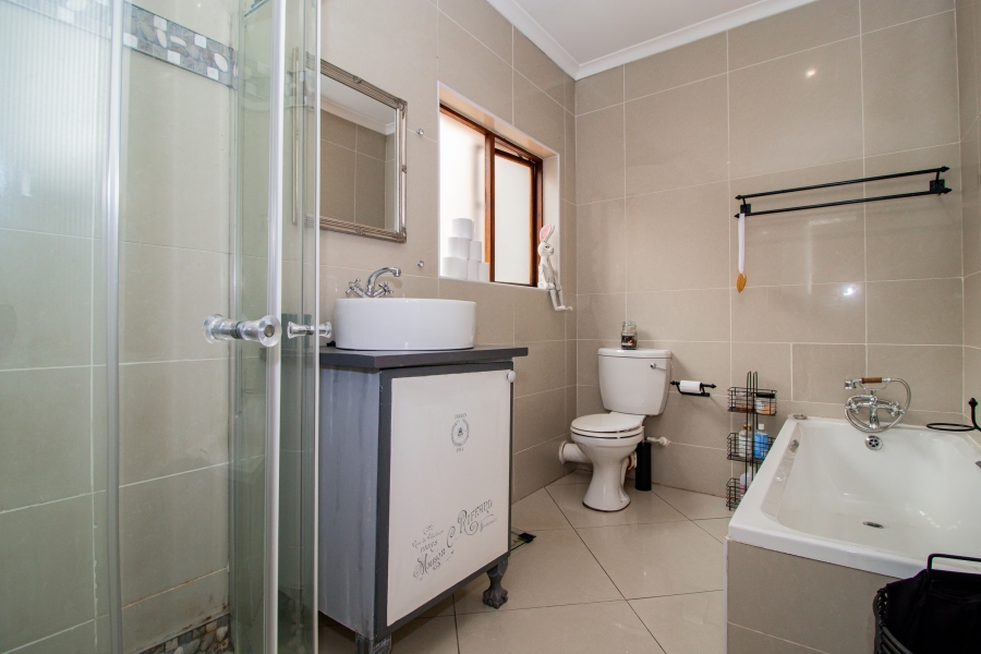 3 Bedroom Property for Sale in Rietvlei Ridge Country Estate Gauteng