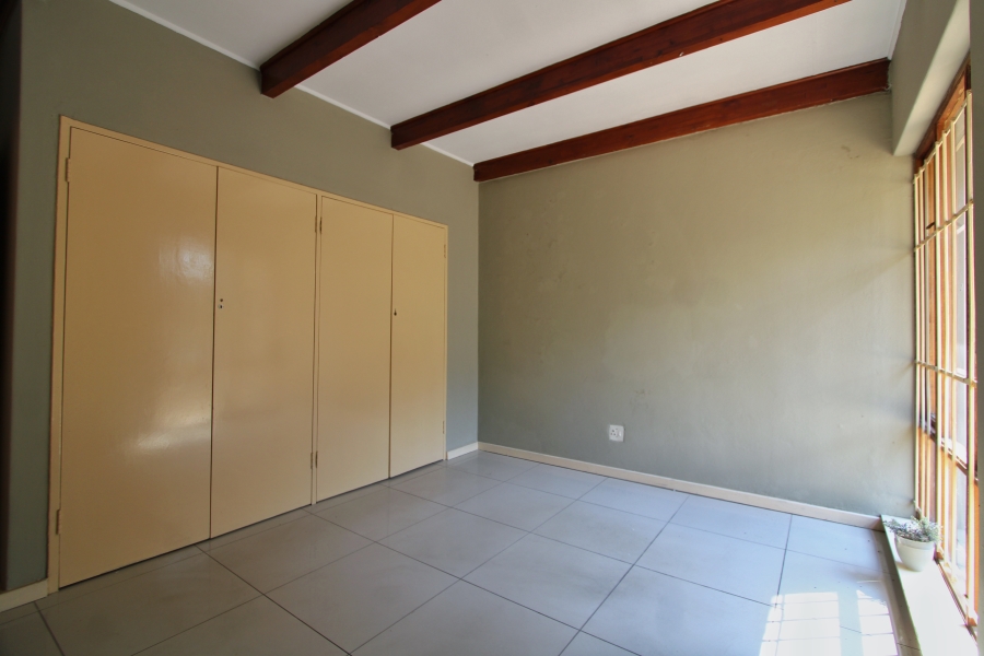 To Let 3 Bedroom Property for Rent in Glen Austin Gauteng