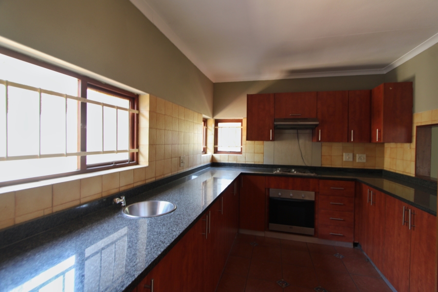 To Let 3 Bedroom Property for Rent in Glen Austin Gauteng