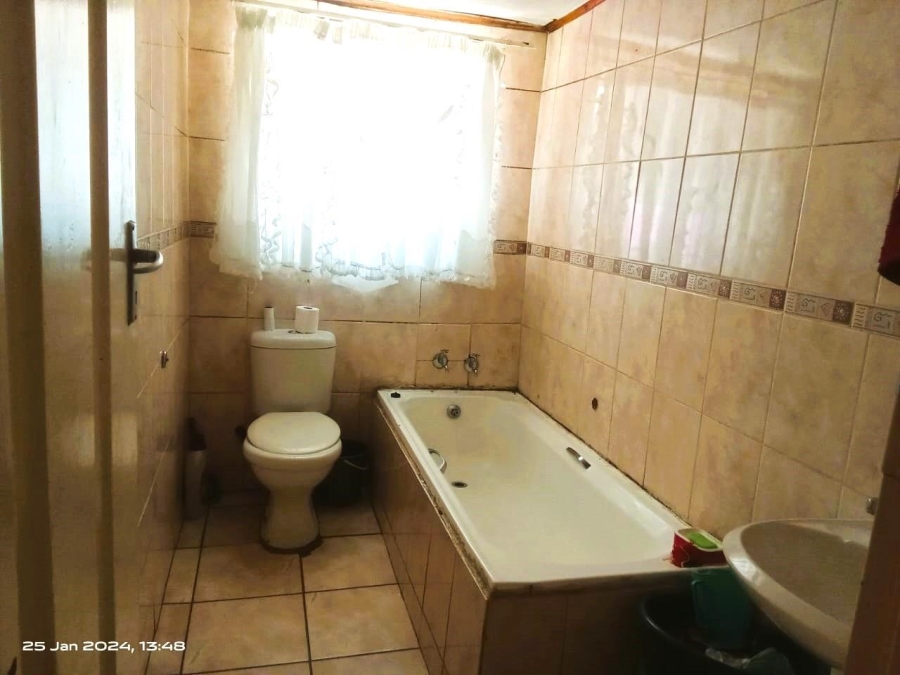 2 Bedroom Property for Sale in Tsakane Gauteng