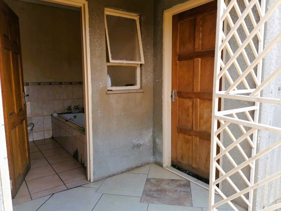 2 Bedroom Property for Sale in Tsakane Gauteng