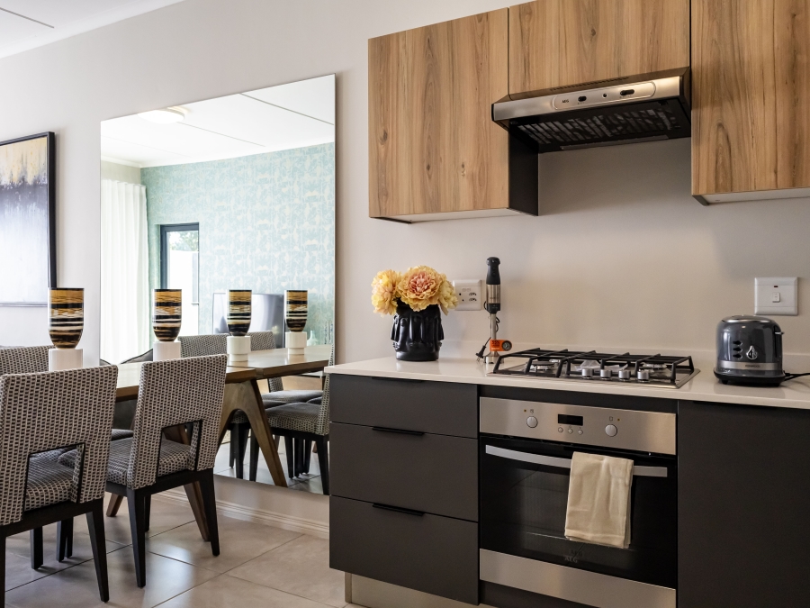 2 Bedroom Property for Sale in Erand Gardens Gauteng