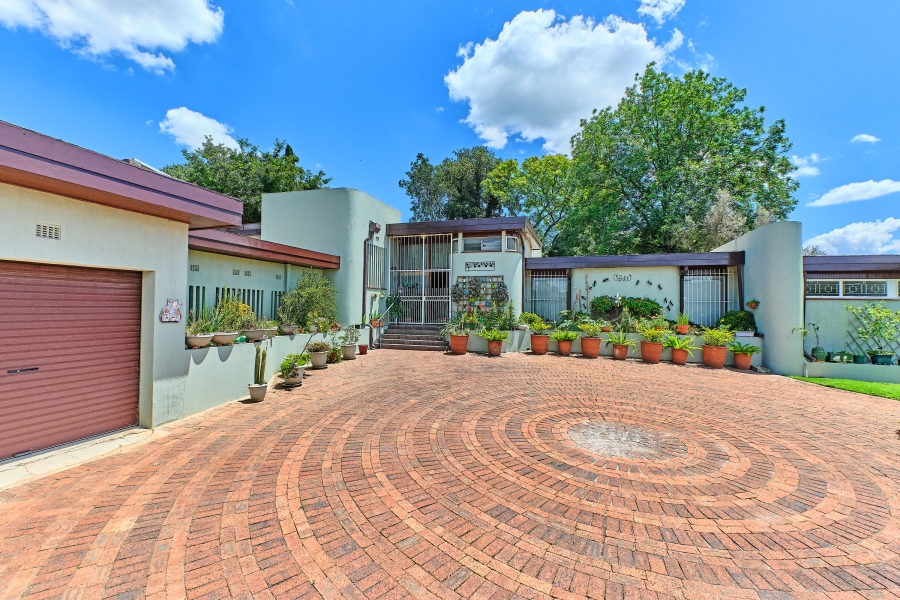 4 Bedroom Property for Sale in Victory Park Gauteng