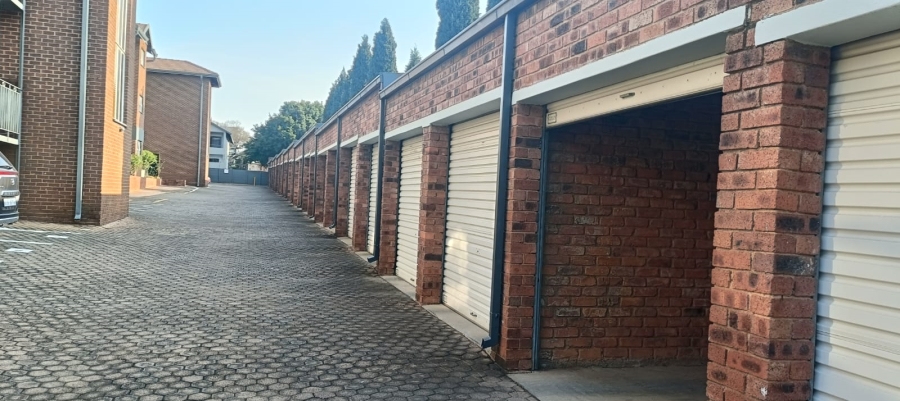 To Let 2 Bedroom Property for Rent in Linden Gauteng