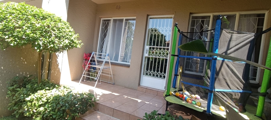 To Let 2 Bedroom Property for Rent in Fairland Gauteng