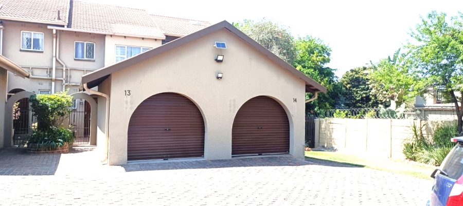 To Let 2 Bedroom Property for Rent in Fairland Gauteng