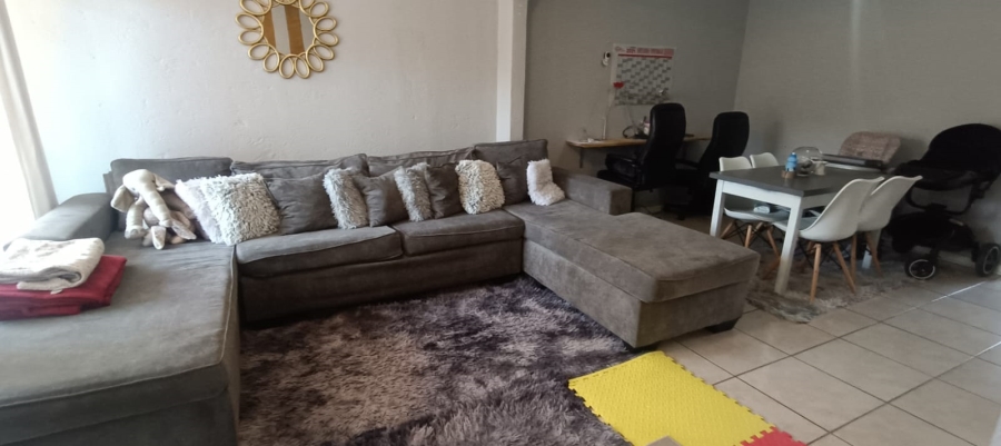 To Let 2 Bedroom Property for Rent in Fairland Gauteng