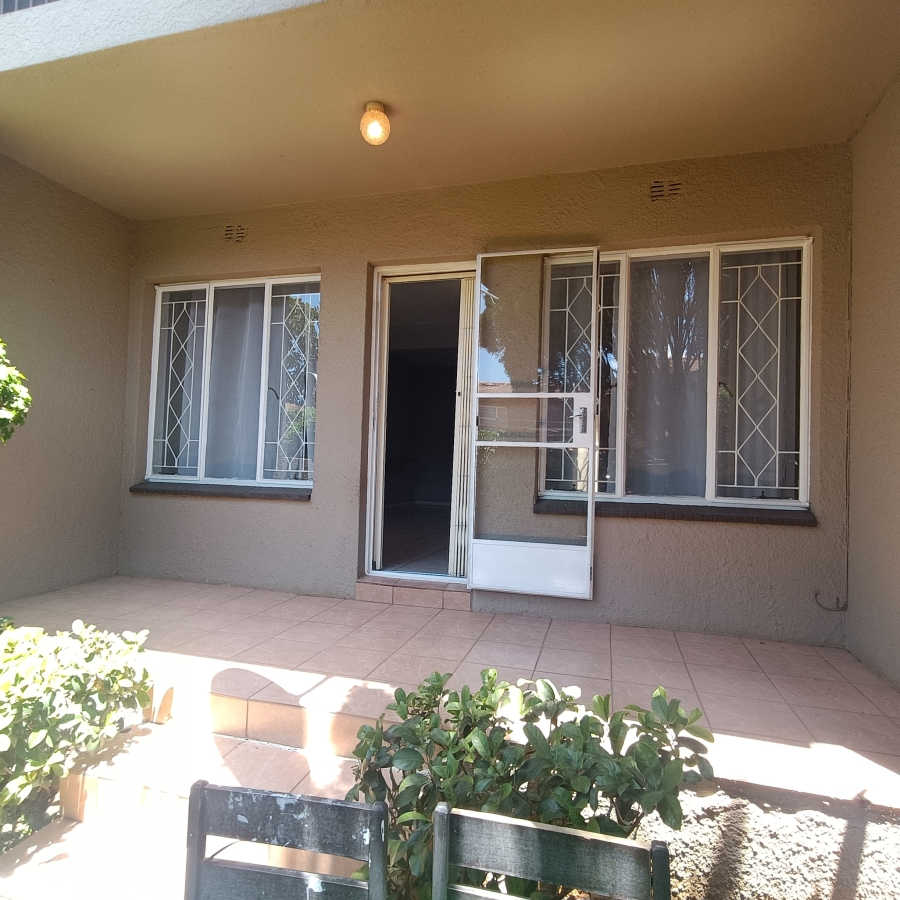 To Let 2 Bedroom Property for Rent in Fairland Gauteng