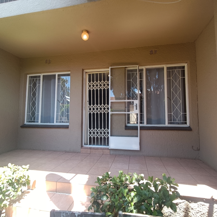 To Let 2 Bedroom Property for Rent in Fairland Gauteng