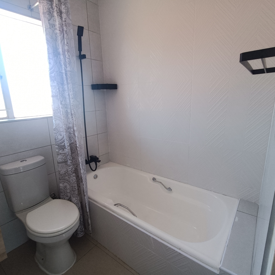 To Let 2 Bedroom Property for Rent in Fairland Gauteng